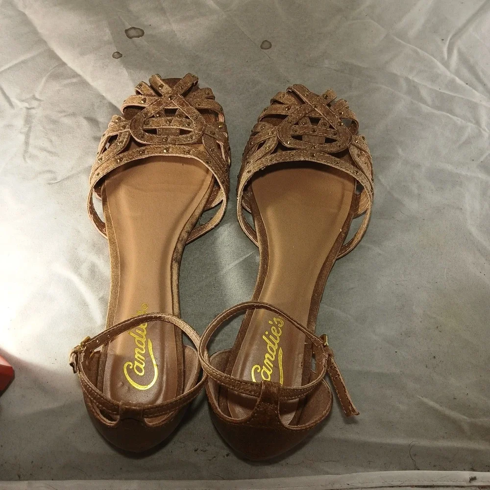 Candies‎ Huarache Flat Sandals 8 Tan Studded Caged Ankle Strap Boho Casual
